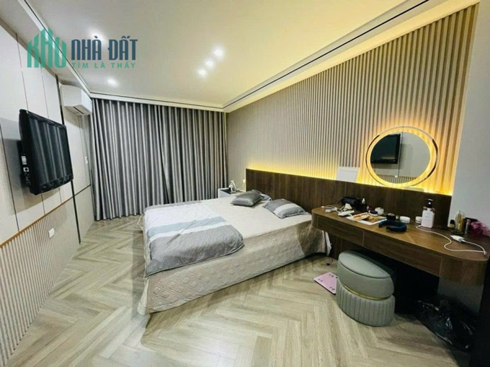 SIÊU PHẨM QUẬN CẦU GIẤY - 10m RA MẶT PHỐ - KHU VỰC HIẾM NHÀ BÁN - PHÂN LÔ QUÂN ĐỘI.