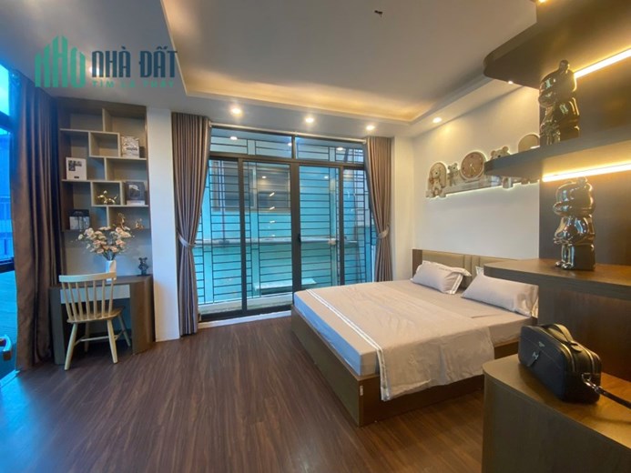 NHÀ ĐẸP Ở XUÂN THỦY -PHÂN LÔ - Ô TÔ - LÔ GÓC 2 MẶT NGÕ - 2 THOÁNG - VEW ĐH BÁO CHÍ TUYÊN TRUYỀN -
