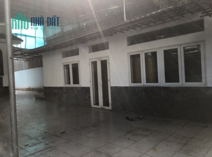 Cho thuê biệt thự, nhà kho diện tích 845m2, ngã tư Ga Quận 12