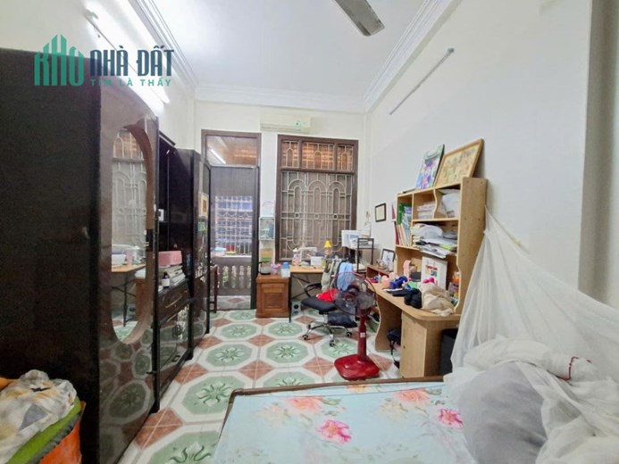 Nguyễn Thái Học – 3 tầng MẶT NGÕ THÔNG 38m chỉ 9.3 tỷ - GẦN PHỐ KINH DOANH TỐT