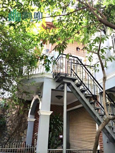 BÁN NHÀ PHỐ SÂN VƯỜN – HXH CỐNG QUỲNH – QUẬN 1 – DIỆN TÍCH KHỦNG 332M²
