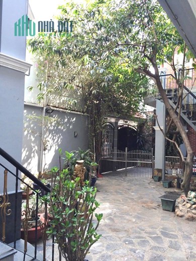 BÁN NHÀ PHỐ SÂN VƯỜN – HXH CỐNG QUỲNH – QUẬN 1 – DIỆN TÍCH KHỦNG 332M²