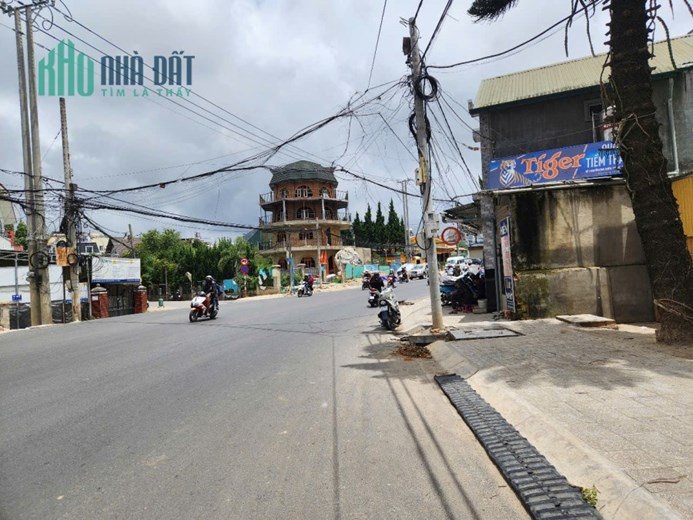 NHÀ HẺM CÁCH MẠNG THÁNG 8 GIÁ 1 TỶ 200 TRIỆU CÁCH HỒ XUÂN HƯƠNG 400M
