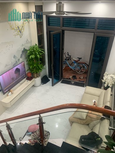 Bán gấp nhà riêng Hoàng Mai 32M2,10M ra ngõ oto, tặng full nội thất