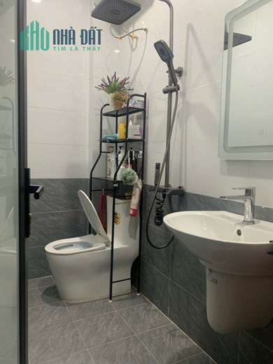 Bán gấp nhà riêng Hoàng Mai 32M2,10M ra ngõ oto, tặng full nội thất