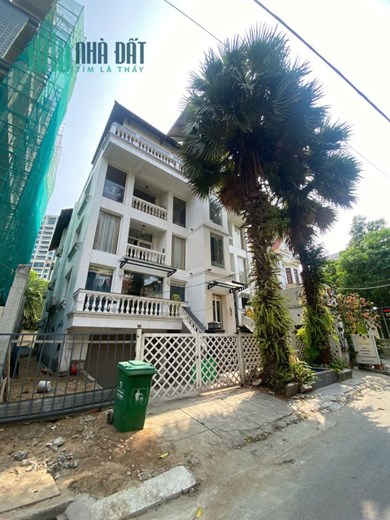 BÁN TÒA CĂN HỘ DỊCH VỤ CAO CẤP – NGUYỄN VĂN HƯỞNG – THẢO ĐIỀN – 200 TRIỆU/THÁNG DÒNG TIỀN