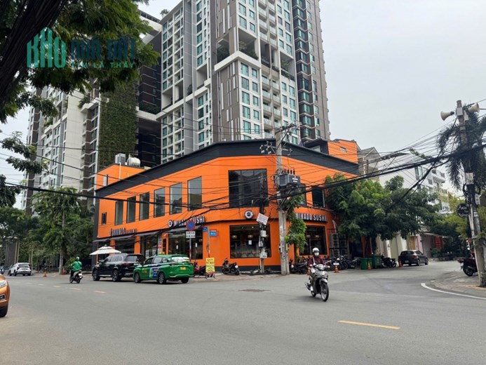 BÁN ĐẤT VÀ NHÀ CẤP 4 NGUYỄN VĂN HƯỞNG – THẢO ĐIỀN – VỊ TRÍ ĐẸP NGAY TRƯỜNG BIS