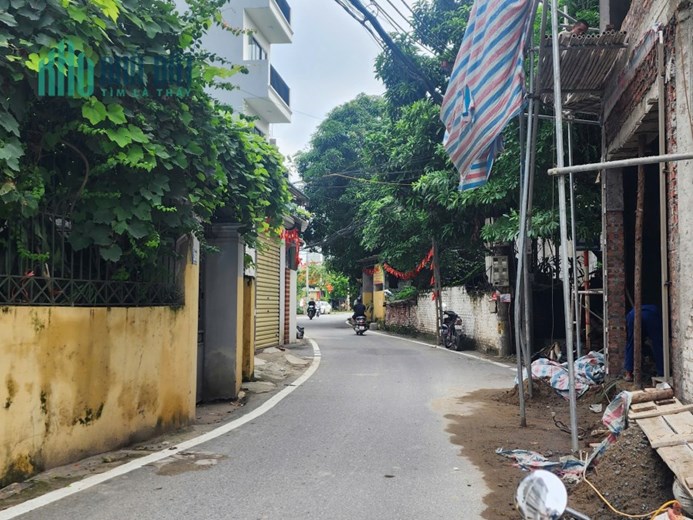 Nhà lô góc mặt phố ở Di Trạch, 9,8 tỷ, 38m2, kinh doanh tốt, đường 3 ô tô tránh,