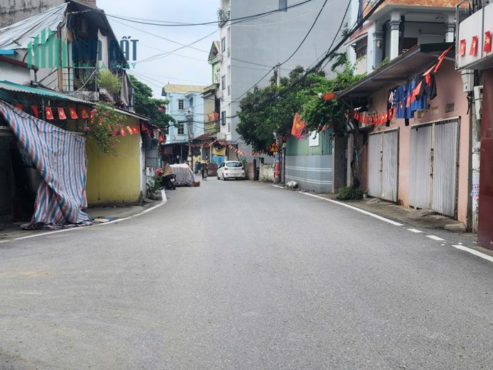 Nhà lô góc mặt phố ở Di Trạch, 9,8 tỷ, 38m2, kinh doanh tốt, đường 3 ô tô tránh,