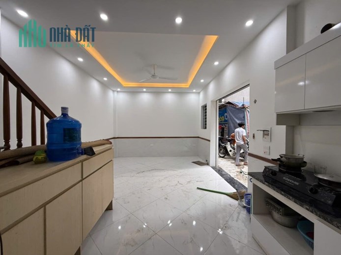 Bán nhà Lai Xá, Hoài Đức, 30m, 5 tầng, ngõ ô tô đỗ gần, sát cạnh QL 32
