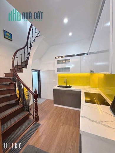 Cần bán nhà Minh Khai 30m2, mt 6m - 4 tầng - vài mét ra oto - full nội thất