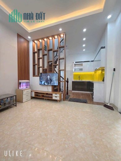 Cần bán nhà Minh Khai 30m2, mt 6m - 4 tầng - vài mét ra oto - full nội thất