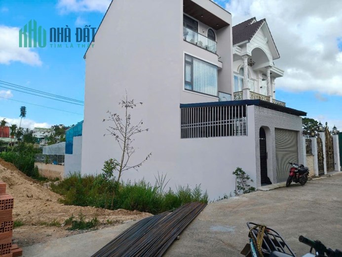 BÁN LÔ ĐẤT ĐẸP TRẠI MÁT ĐÀ LẠT ĐƯỜNG Ô TÔ TRÁNH NHAU
