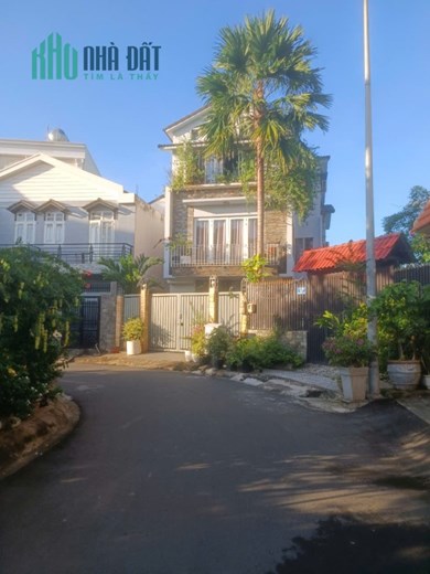 Biệt Thự 3 Tầng – Nở Hậu Đẹp – KDC Văn Minh, P. An Phú, Q2 – Giá 34 Tỷ