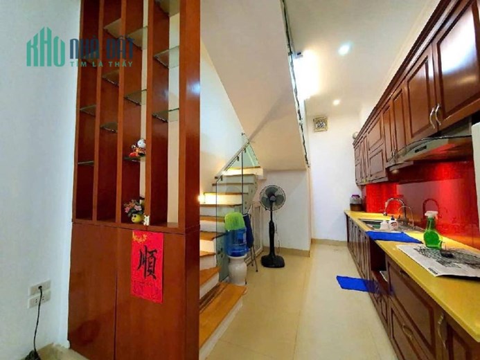 Lý Nam Đế - GẦN PHỐ, 4 CHỖ ĐỖ CỬA – 5 tầng 40m chỉ 22.5 tỷ - LÀM VĂN PHÒNG KINH DOANH, SĐCC