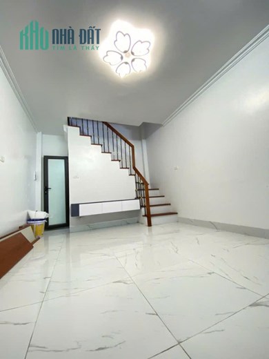 LÊ VĂN HIẾN - 6 TẦNG - PHÂN LÔ - NGÕ THÔNG Ô TÔ - 4,5 TỶ