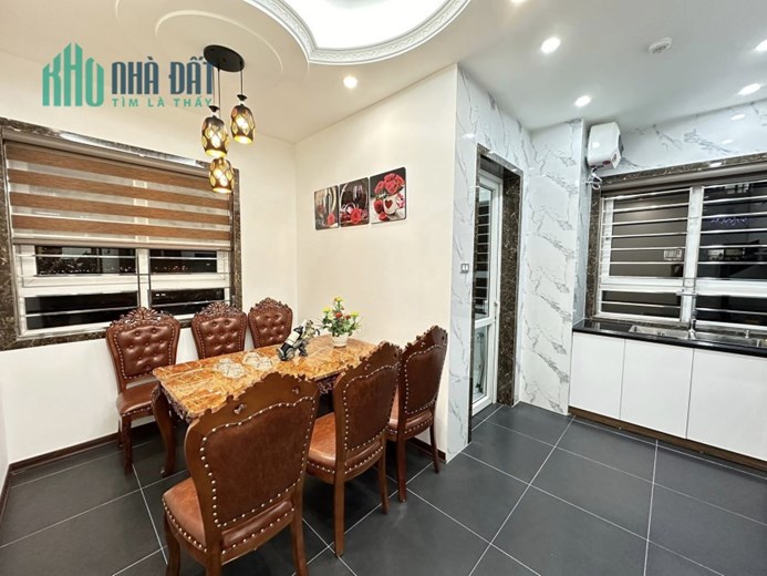 Bán chung cư VIMECO Nguyễn Chánh 100m2, 3pn- Giá 9 tỷ hơn . MS Vân 0975118822