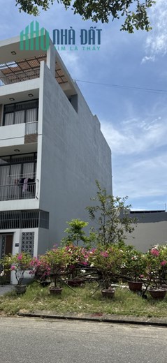 100m đất đường TRần Quốc Hoàn,H; Bắc,giá;8tr/tháng,thuê lâu dài