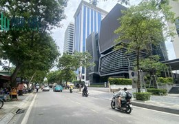 Bán 1200m2 đất tặng biệt thự mặt phố Đội Cấn phường Ngọc Hà