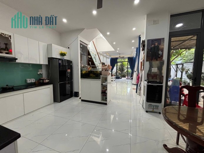 🌟 13,3 TỶ – BIỆT THỰ 3 TẦNG VEN SÔNG HÒA XUÂN – KIẾN TRÚC HIỆN ĐẠI, VỊ TRÍ ĐẮC ĐỊA TRÊN ĐƯỜNG TRẦN