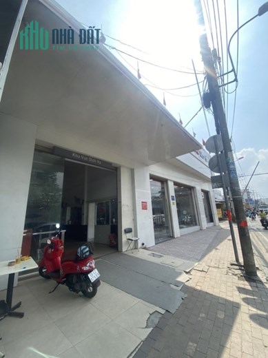GẤP BÁN MẶT TIỀN QUỐC LỘ 50 ĐANG CHO THUÊ 20TR/THÁNG - 165m2 5,5 X 30 - 3 TẦNG BTCT - CHỈ 10 ĐỒNG
