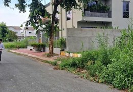 BÁN ĐẤT NỀN BIỆT THỰ – VIEW HỒ – 242m2 - BÌNH CHÁNH  - chỉ 10 ty mầm non