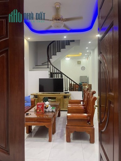 Cần bán gấp nhà TT Phùng, Đan Phượng, DT 40m2, 4 tầng ô tô đỗ gần