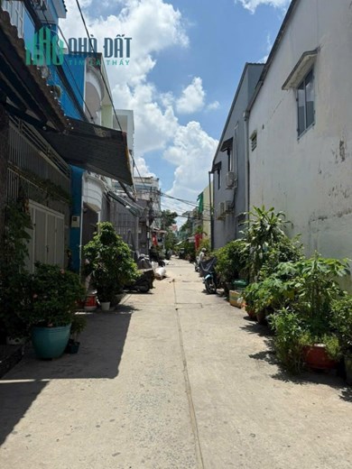 KHỦNG 70M2 (MẶT TIỀN 7,4M), HẺM XE HƠI, LÊ TRỌNG TẤN, TÂN PHÚ , GIÁ CHỈ NHỈNH 5 TỶ, SỔ HỒNG.