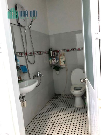 bán nhà 4x14 cấp 4 còn mới , gần huỳnh tấn phát nhà bè quận 7
