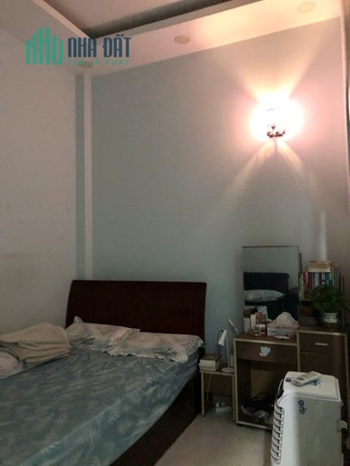 bán nhà 4x14 cấp 4 còn mới , gần huỳnh tấn phát nhà bè quận 7