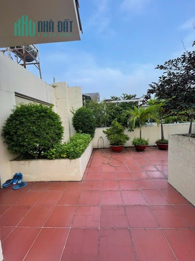 Chủ đi định cư bán gấp căn biệt thự sân vườn, 360m2, kdc sadeco phước kiểng, đối diện trường rmit
