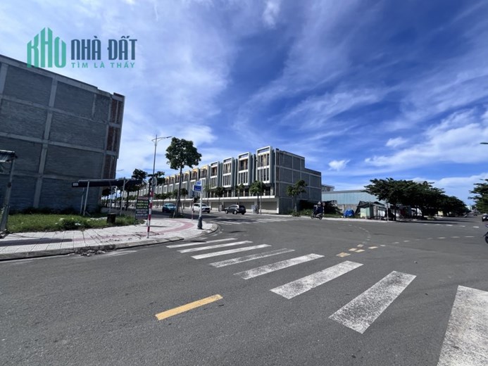 🌟 CHỈ 7,2 TỶ - ĐẤT NAM HÒA XUÂN – ĐƯỜNG 10,5M, VỈA HÈ 5M, 107,5M² 🌟
