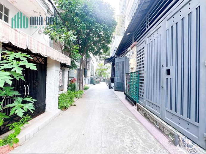 Bán Nhà 1886 – Sổ Hồng Riêng, Hẻm 3.5m, Cách Xe Hơi 50m – Giá 4 Tỷ 950