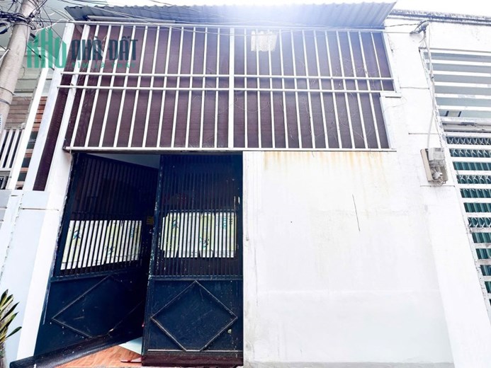 Bán Nhà 1886 – Sổ Hồng Riêng, Hẻm 3.5m, Cách Xe Hơi 50m – Giá 4 Tỷ 950