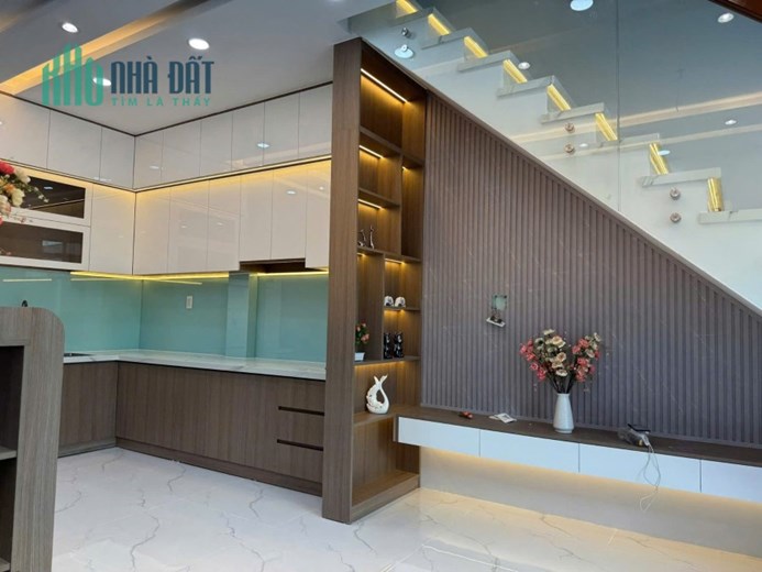 Bán nhà đẹp Huỳnh Tấn Phát, Tân Phú, Quận 7 - 4.63m x 23m