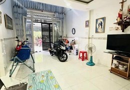 NHÀ BÁN - BÌNH TÂN  - SÁT TÂN PHÚ  - 4 X15M - 2 TẦNG - HẺM 6M - GIÁ 5 TỶ