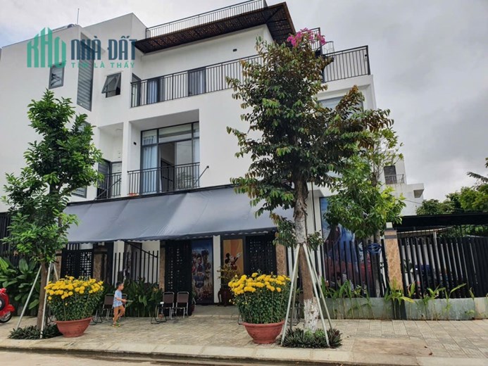 18 tỷ/200m2.Nhà 3 tầng góc 2 mặt tiền Tùng Thiện Vương,khu Nam Việt Á