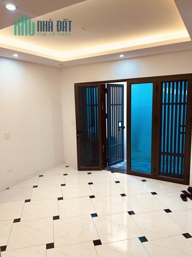 BÁN NHÀ 5 TẦNG MỚI XÂY – Ô TÔ ĐỖ CỔNG – LIÊN MẠC, THƯỢNG CÁT, BẮC TỪ LIÊM – NHỈNH 5 TỶ, CÓ THƯƠNG