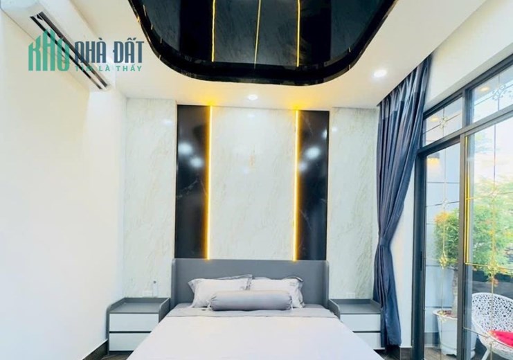 [HIẾM CÓ] Bán Nhà 6 Tầng, 11 Phòng KHÉP KÍN, đối diện HV Tài Chính, 20m Ra Ôtô.