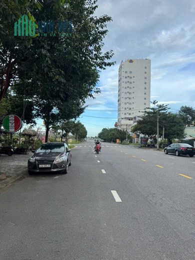 Đất 112.5m2 (5x22.5) MT Trần Quốc Hoàn, Hướng Nam, Gần Biển. Giá 15 Tỷ.