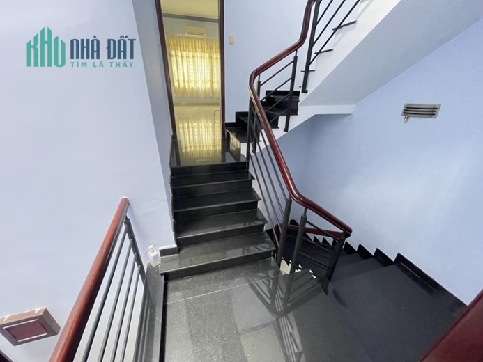 Khu Phú Mỹ• Mặt Tiền Đường D1• Cạnh PMH• 4 Tầng• 110m2• 5PN• 15tỷ500