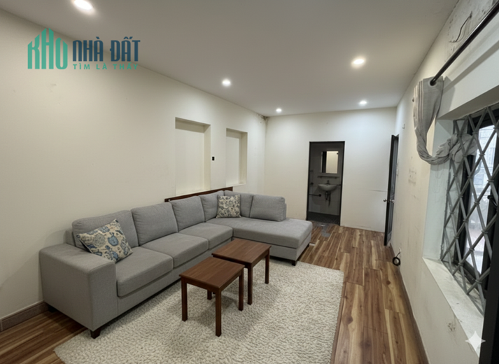 Trần Hưng Đạo_Quán Sứ – 3 tầng 37m chỉ 9.8 tỷ - MẶT TIỀN RỘNG, SÂN THOÁNG, NGÕ SẠCH ĐẸP, SĐCC