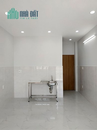 Cho nữ thuê Phòng trọ Q.Bình Thạnh, 25m2 mới đẹp, ban công, cửa sổ, hẻm 7m. Giá rẻ nhất khu này.