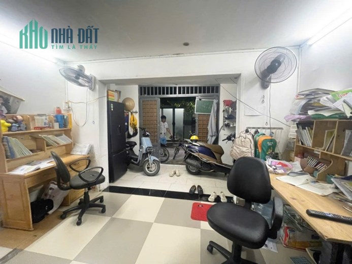 Mặt đường 52, Hiệp Bình Chánh, Thủ Đức, không quy hoạch, 2 tầng, chỉ 3,2 tỷ.
