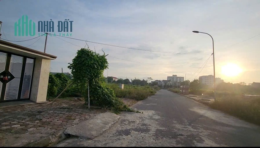 BÁN ĐẤT THỔ CƯ HOÀ LẠC, MẶT ĐƯỜNG LIÊN XÃ, ĐỐI DIỆN ĐẠI HỌC FPT, VIEW HỒ TÂN XÃ, ÔTÔ TRÁNH