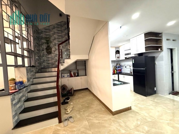 NHÀ ĐẸP 135M2, ĐƯỜNG 1A HOÀNG HỮU NAM, Q9 KẾT NỐI NHIỀU TIỆN ÍCH 6TỶ85