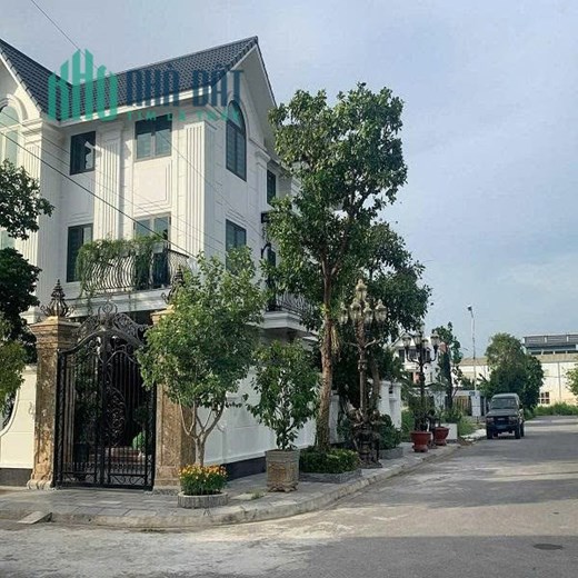 BÁN ĐẤT TÂN XÃ HÒA LẠC, CÁCH HỒ 300M, Ô TÔ TRÁNH, GẦN DHQG, FPT DT125M2 CHỈ 3.5 TỶ