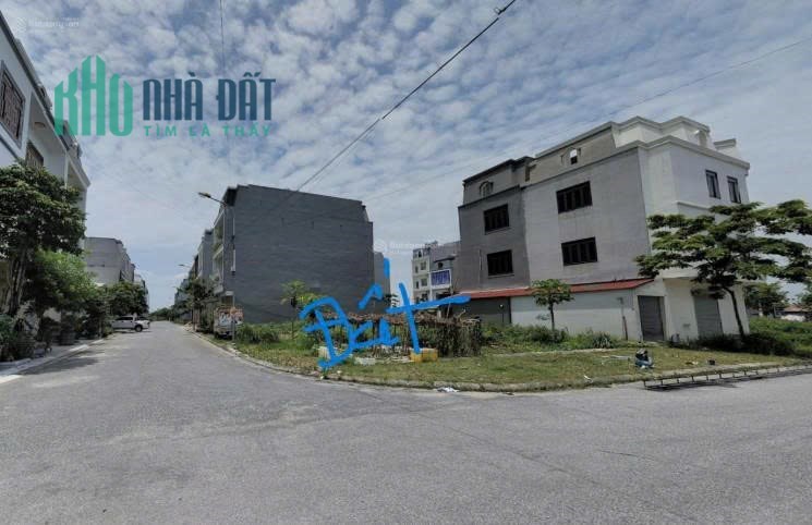 BÁN ĐẤT HOÀ LẠC VIEW HỒ TÂN XÃ ĐƯỜNG RỘNG Ô TÔ TRÁNH Ở SƯỚNG KD TỐT, ĐỐI DIỆN ĐHFPT, ĐHQG