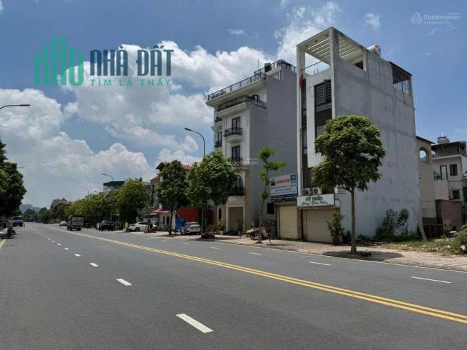 BÁN ĐẤT TÂN XÃ  HÒA LẠC GẦN KCN, FPT DHQG NHU CẦU THUÊ CAO XÂY CCMN LUÔN KÍN PHÒNG