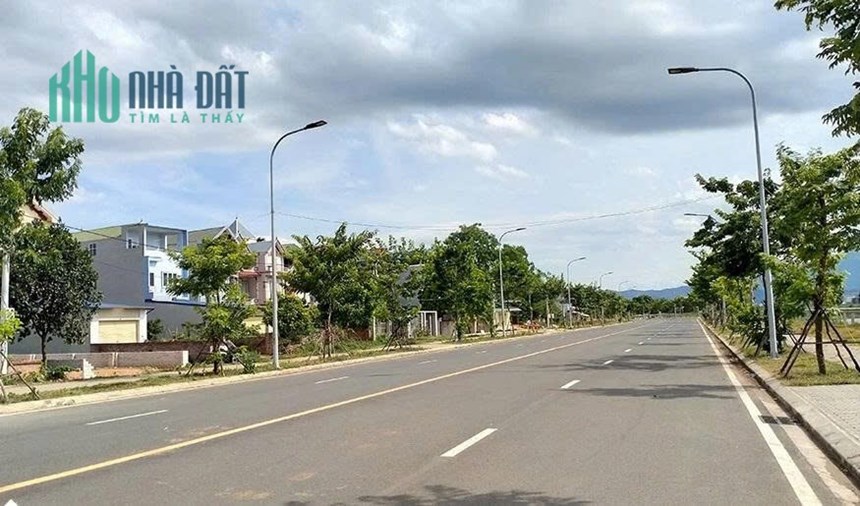 BÁN ĐÂT THỔ CƯ HOÀ LẠC, CHỈ HƠN 3 TỶ, MẶT TRỤC CHÍNH LIÊN XÃ, KD SẦM UẤT, ĐỐI DIÊN ĐHQG